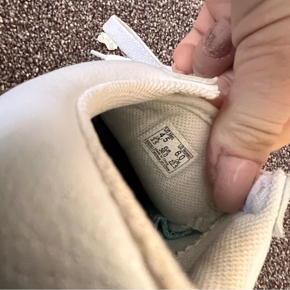 Vans sneakers never worn - Picture 3 of 5